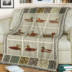 Maxcorners Duck Decoy Patchwork Fleece Blanket – Cozy Hunting Cabin Gift LM1611